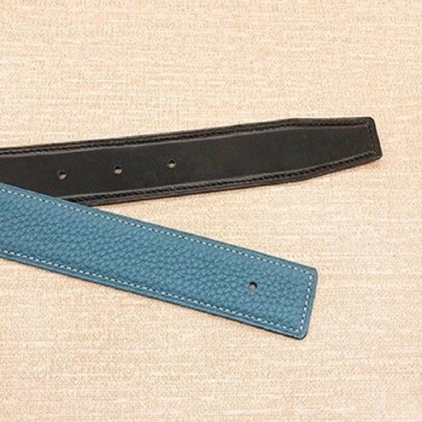 Kožený pásek bez spony světle modrá 115 cm