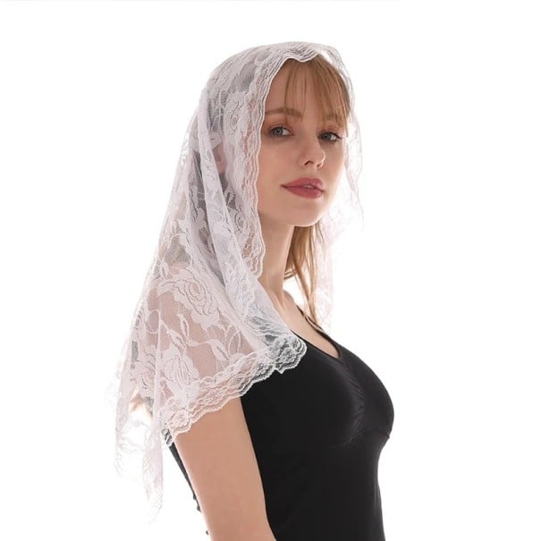 Krajková mantila 85 × 55 cm Španělský styl D tvar Jemná krajka Růže Závoj na hlavu Elegantní doplněk ke šatům bílá