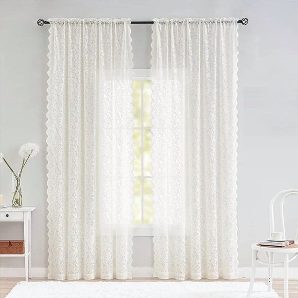 Krajková záclona 2 ks 140x183 cm polyester bílá s květinovým ornamentem a vlnitým lemem na okno do obývacího pokoje 1