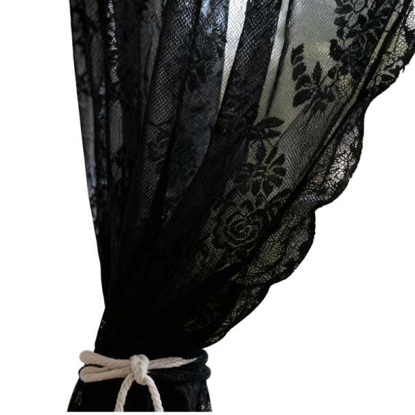 Krajková záclona s květinovým vzorem, čtvercový rozměr 150 × 150 cm, jemné průsvitné plátno, do kuchyně, ložnice i obývacího pokoje černá