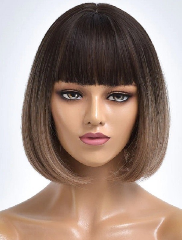 Krótka peruka z grzywką 18