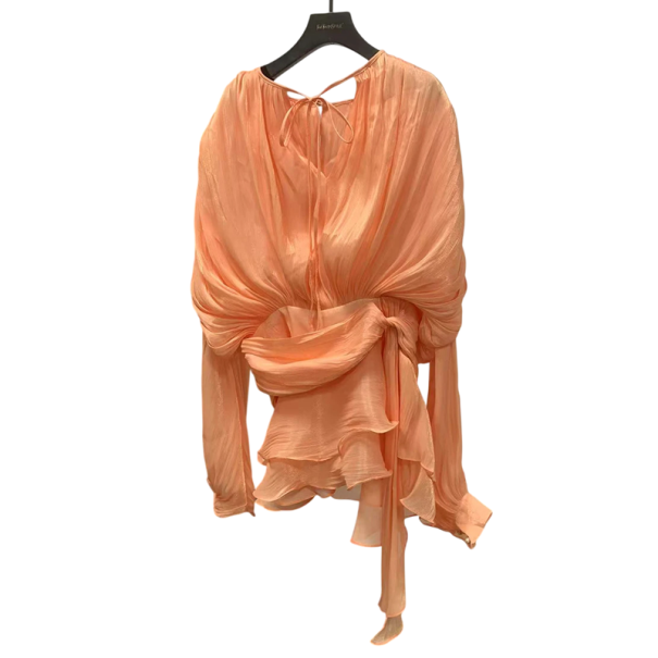 Krótka sukienka z bufiastymi rękawami i wiązaniem przy szyi Spódnica z falbankami i efektem kopertowym Lekko lejący się materiał Elegancka mini sukienka pomarańczowy M