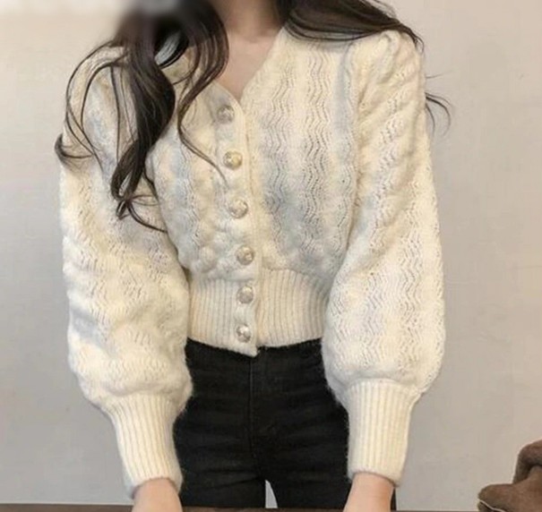 Krótki sweter damski A2324 kremowy