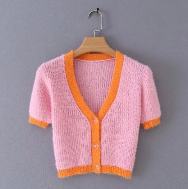 Krótki sweter damski z guzikami A2031 różowy M