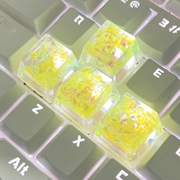 Krytky kláves průsvitné dekorativní 4 ks křížová hřídel transparentní keycaps pro mechanickou klávesnici s RGB efektem žlutá