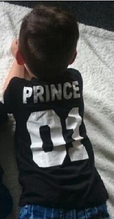 KUNINGAS, KUNINGATAR JA PRINSSI -perheen t-paidat XS Prince – musta