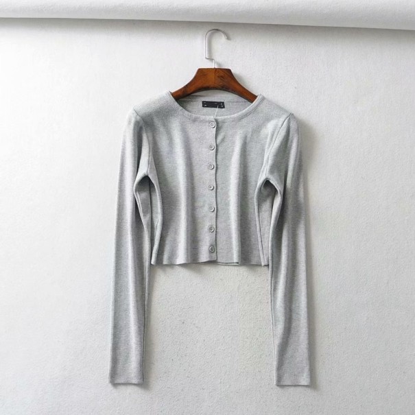Kurzer Damenpullover mit Knöpfen G223 grau S