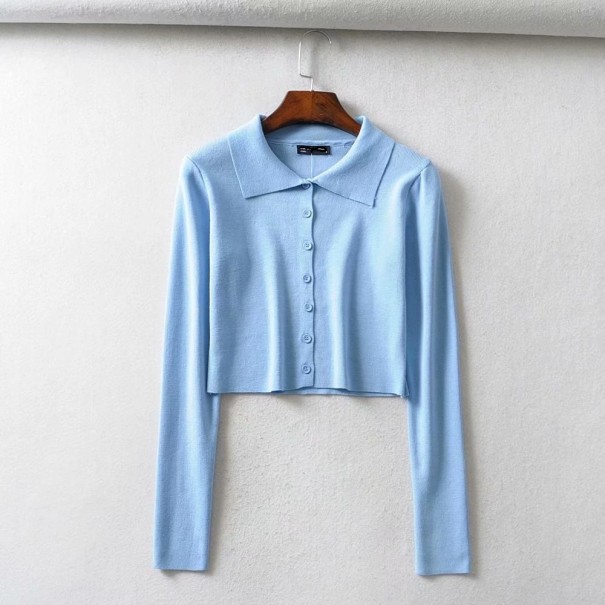 Kurzer Damenpullover mit Kragen hellblau M