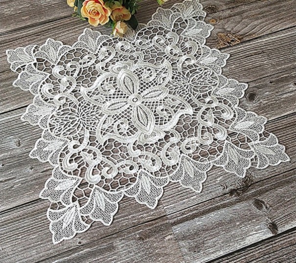 Lace Placemat C239 1