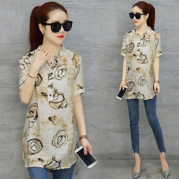 Ladies' Blouse with Floral Print and Short Sleeves Extended Cut V-Neck Rounded Hem Blend of Polyester, Acrylic, and Spandex XS 5