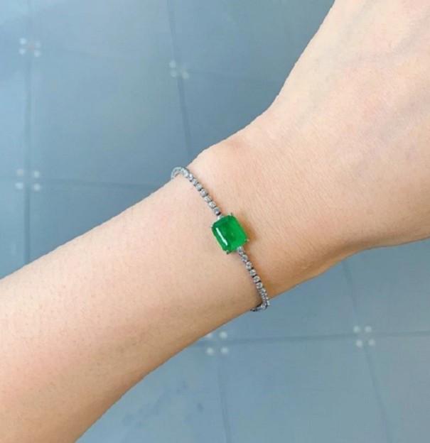 Ladies' Bracelet with Gemstone green