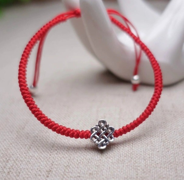 Ladies' Chinese Knot Bracelet 1