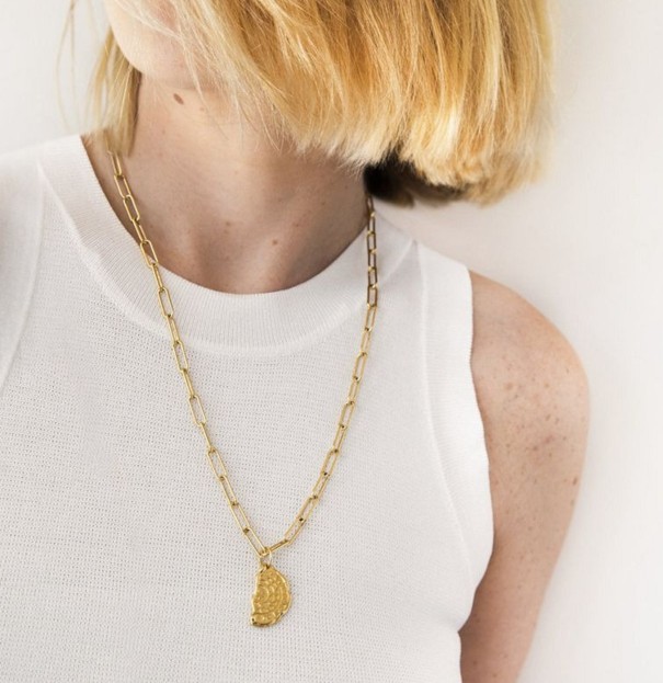 Ladies' Chunky Necklace with Pendant 1