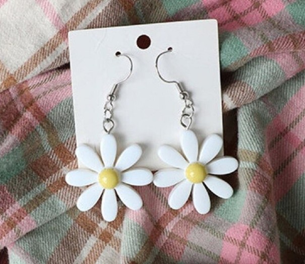 Ladies' Daisy Drop Earrings G1399 white