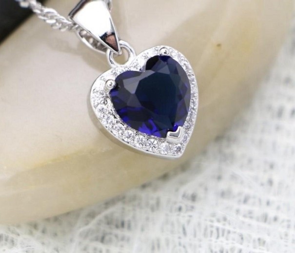 Ladies' Heart Necklace D501 dark blue