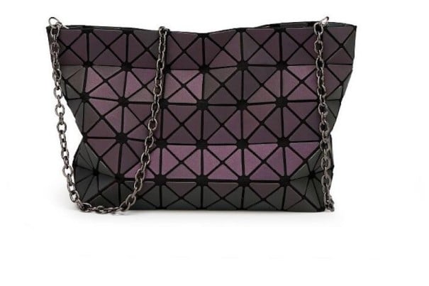 Ladies' holographic shoulder bag with a metal chain Flat rectangular shape Geometric pattern PU leather and polyester 26 x 18 x 7 cm 4