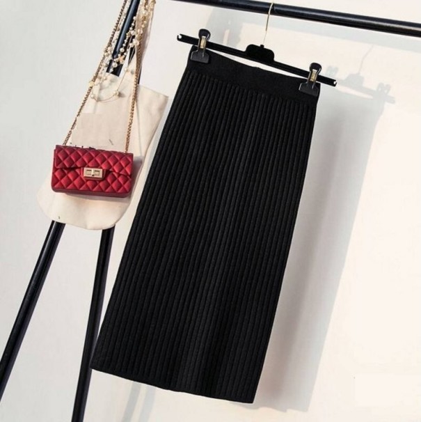 Ladies' Knitted Skirt with Slit black