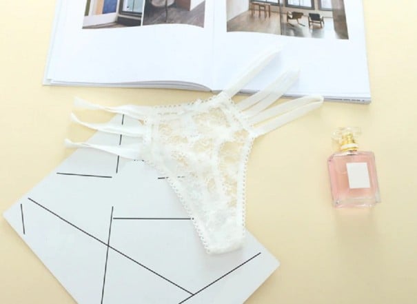 Ladies' Lace Thong Felicia white