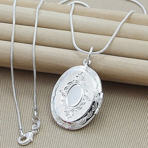 Ladies' Locket Necklace for Storing a Photo 1