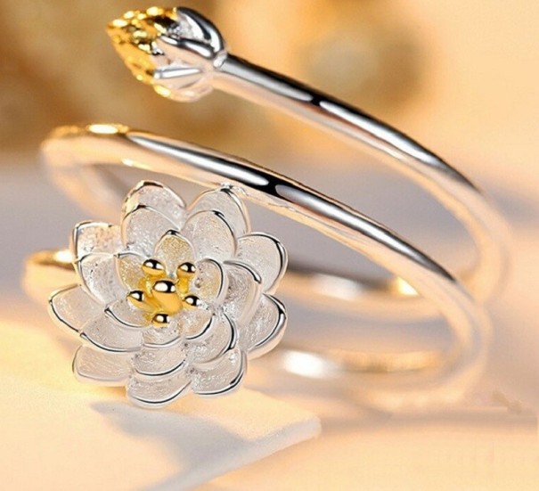 Ladies' Ring with Flower D2688 1