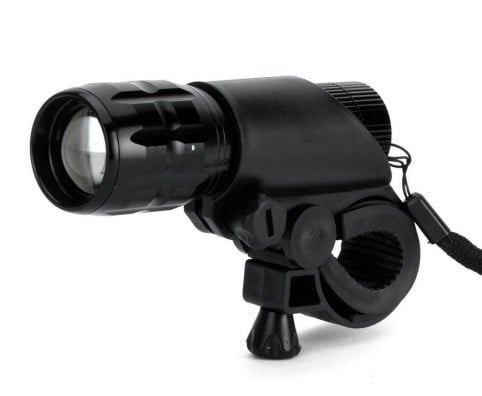 Lampe avant de vélo avec support pour guidon Fonction zoom et 3 modes d'éclairage Portée 100 m Autonomie jusqu'à 6 heures Sur 3 piles AAA Noire 1
