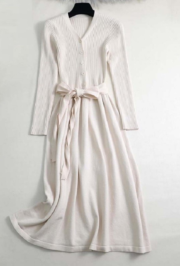Lang strikkjole beige