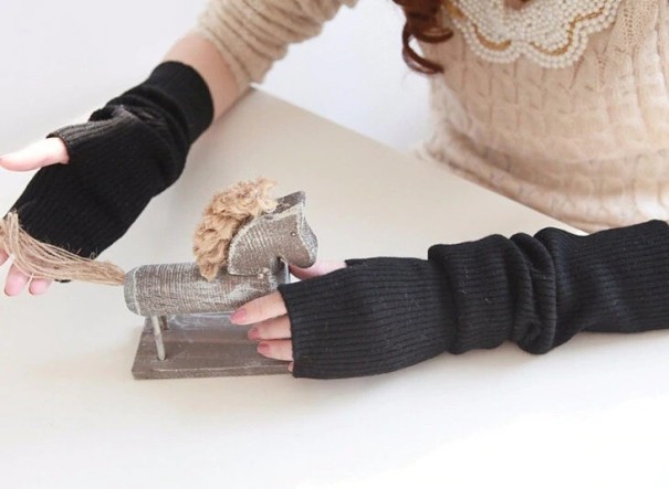 Långa fingerlösa handskar för kvinnor J3111 svart