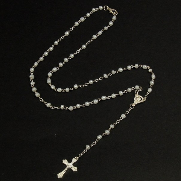 Lange damesketting met kruishanger 6