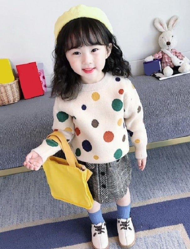 Lasten neulepusero, jossa pilkkuja L625 beige 3