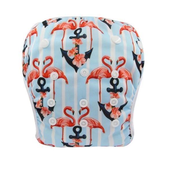 Lasten vaippahousut värikkäillä kuvioilla 10