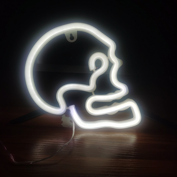 LED neon fali dekoráció 22 x 18 cm Koponya világító dizájnban USB vagy 3x AA elem Világító dekoráció Halloween belső dekoráció fehér