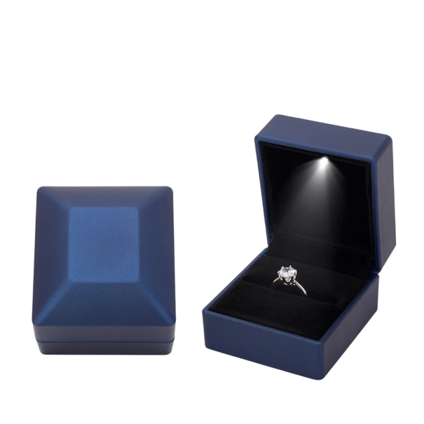 LED verlichte ringdoos 5,8 x 6,3 x 5 cm Luxe vitrine voor sieraden Premium verpakking voor ringen met interne verlichting Elegante geschenkdoos voor verlovingen blauw