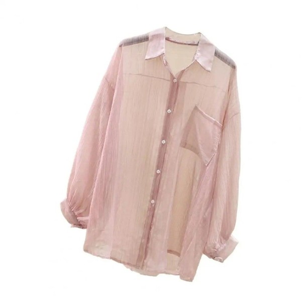 Leichtes, transparentes Damenhemd mit langen Ärmeln. Lockere Passform mit Kragen und Tasche. Elegantes Button-Down-Hemd für die Stadt und das Wasser. rosa M