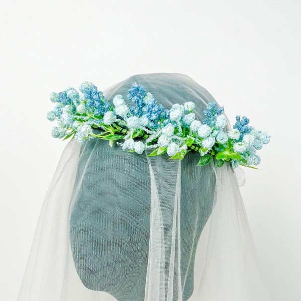 Lente bloemenkrans voor haar Universele maat met tule sluier Kleine bloemen en bladeren Natuurlijke trouwdiadeem blauw