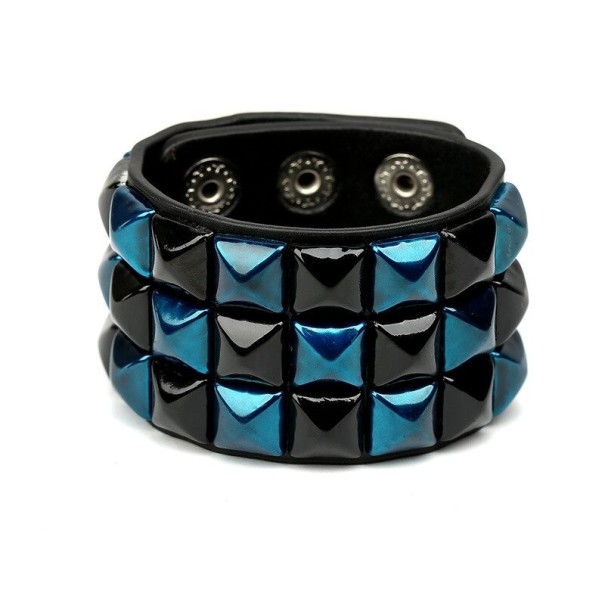 Leren armband met piramides 1