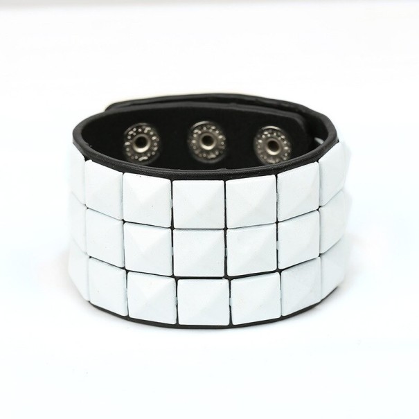 Leren armband met piramides