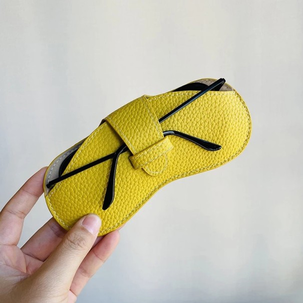 Leren brillenkoker 17,5 x 8 cm Kleurrijke beschermhoes met riem voor zonnebrillen en brillen op sterkte voor op reis geel