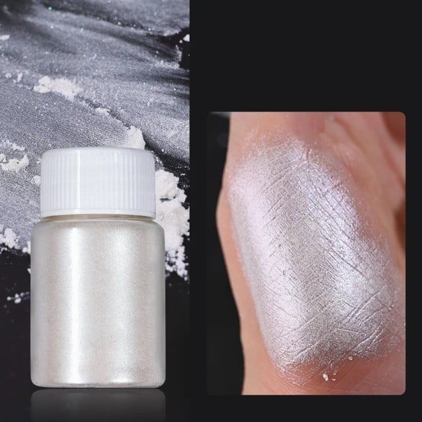 Lesklý perleťový pudr na nehty na kreativní manikúru a nail art stříbrná