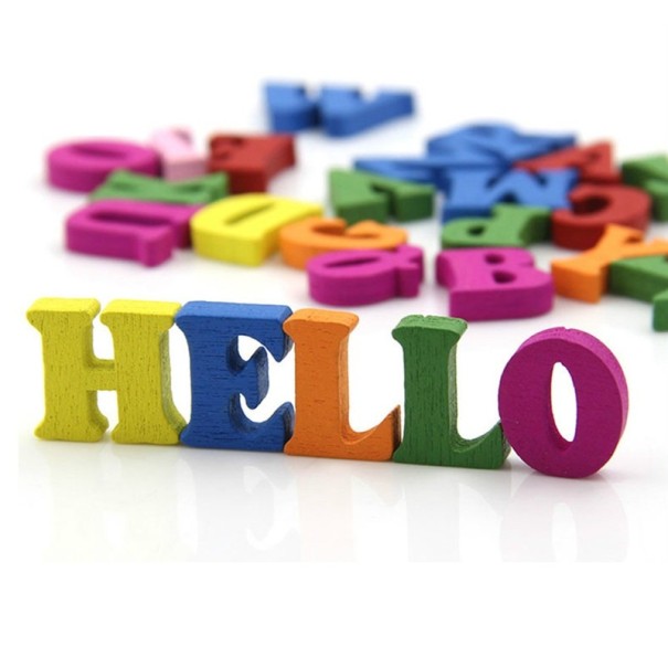 Letras de madeira coloridas 100 pcs 1