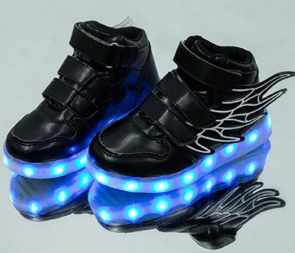 Leuchtende Kinder-Sneaker mit Flügeln schwarz 35
