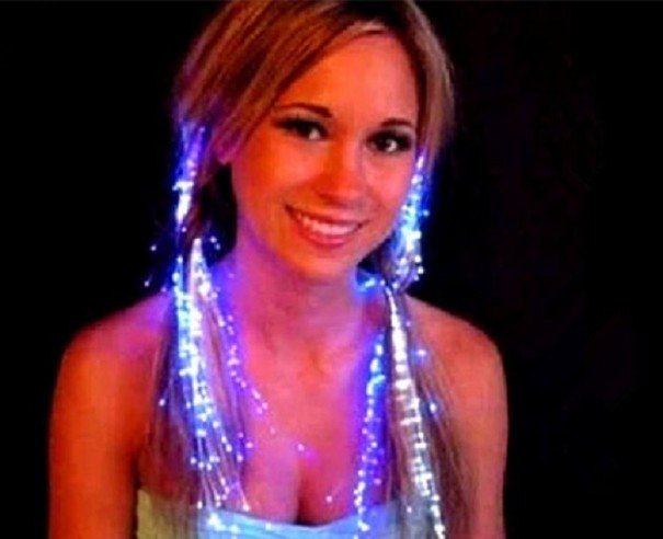 Leuchtender LED-Haarschmuck blau