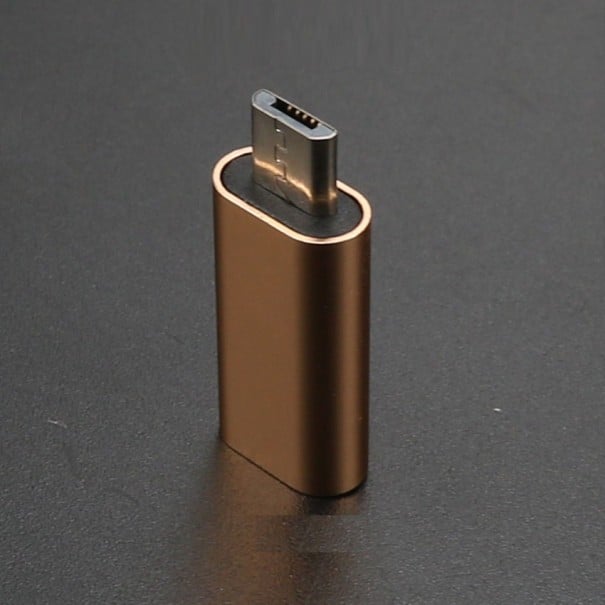 Lightning női adapter Micro USB vagy USB-C hím Kompakt átalakító Lightning csatlakozós kábelhez Réz árnyalatú test 1