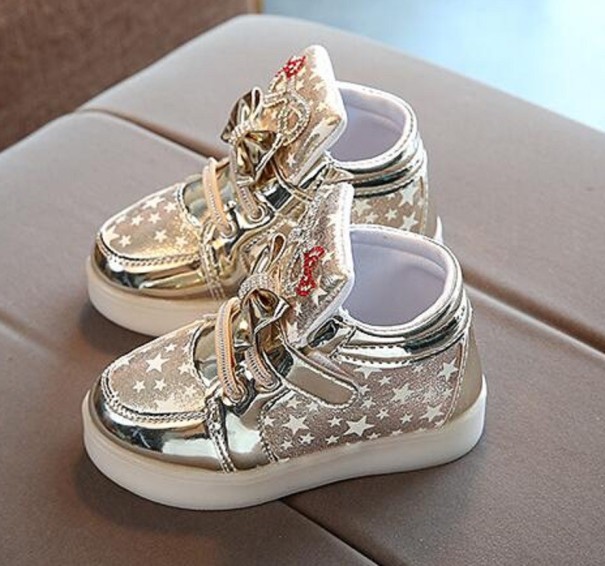 Lśniące buty dziewczyny z gwiazdami złoto 22