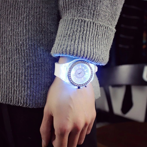 Luksusowy zegarek LED biały