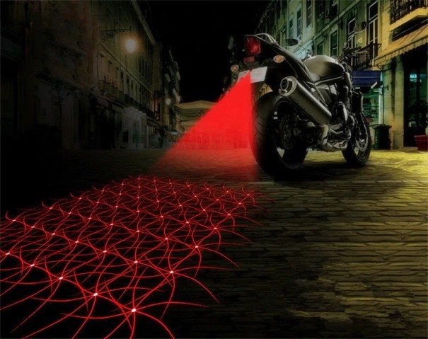 Lumină LED spate cu imagini pe o motocicletă 2