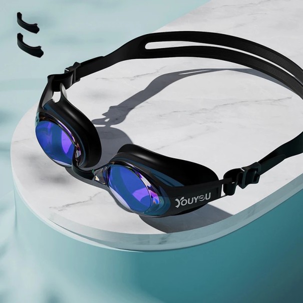 Lunettes de natation avec verres miroités protection UV Cadre en silicone Polycarbonate Sangle réglable Lunettes de sport pour la piscine et l'extérieur noir