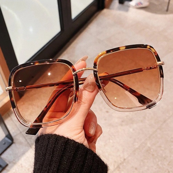 Lunettes de soleil pour femmes E1582 4