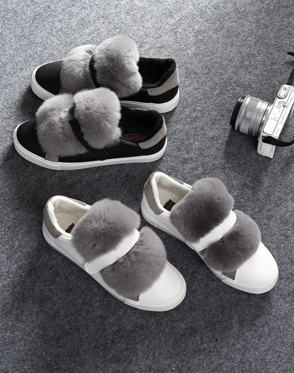 Lyxiga damsneakers med päls J1370