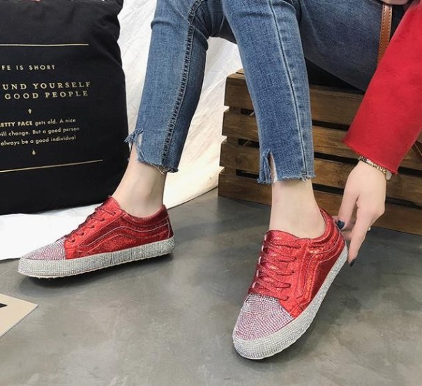 Lyxiga sneakers för kvinnor med strass J1130