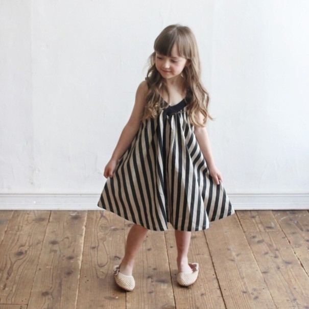 Mädchenkleid N124 10 A